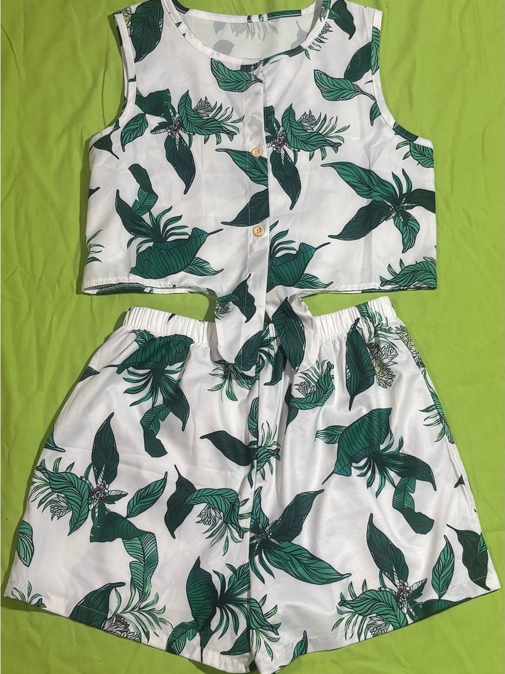 White Two-Piece Tropical Leaf Crop Top & Shorts Set.vv